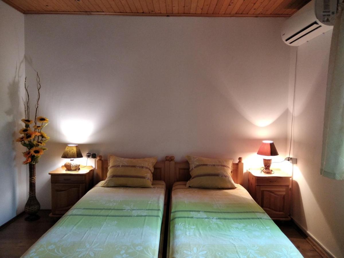 Къща Речен Шепот Hotel Kalofer Eksteriør billede
